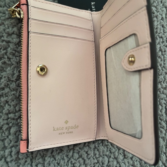 Kate Spade Day Tripper Wallet - Picture 3 of 3